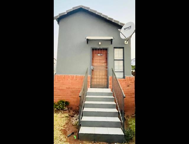 2 BEDROOM HOUSE FOR SALE IN SOUTH HILLS